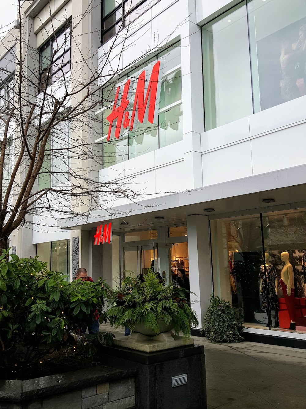 H&M