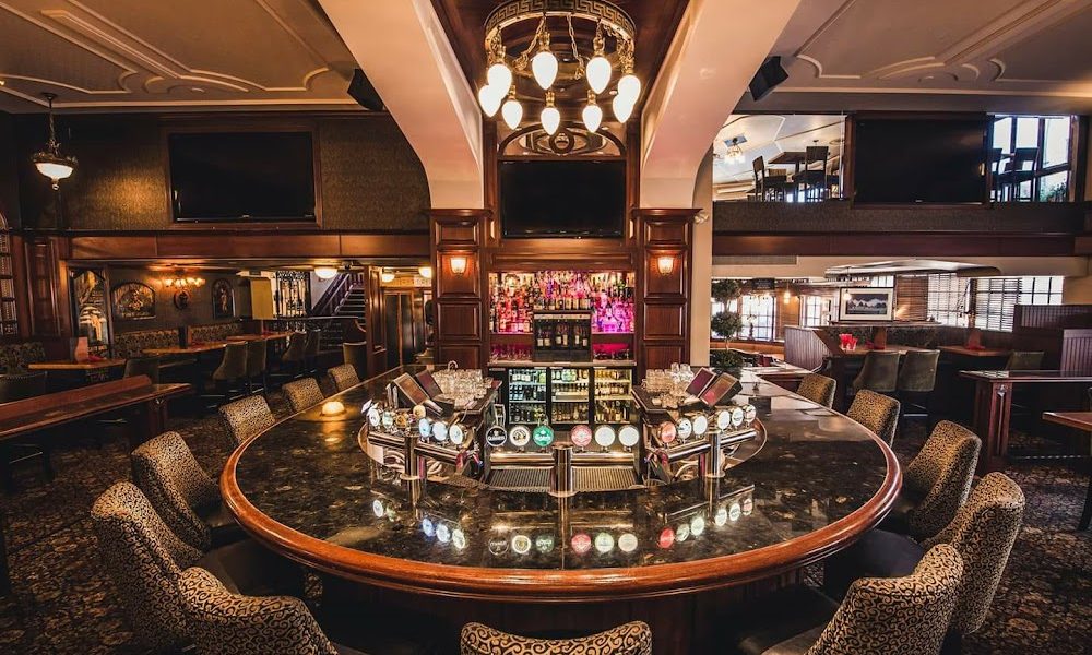 The Sticky Wicket Bar & Restaurant