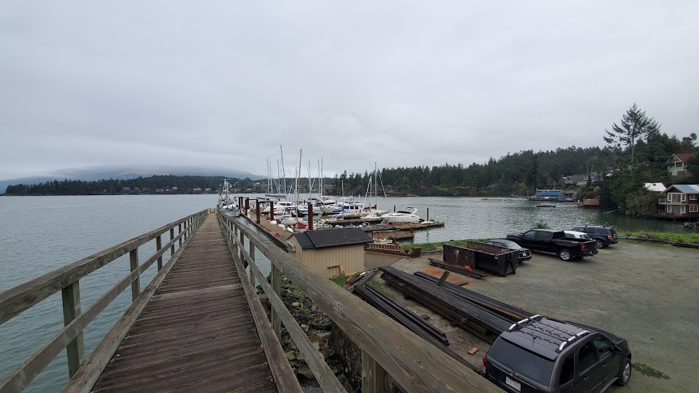 Deep Cove Marina / Island Cruising Yacht Charters and Sailing School