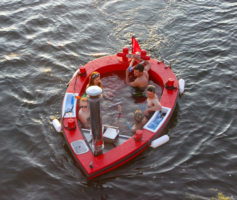 Hot Tub Boat Victoria