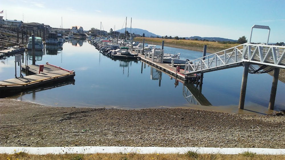 Sandy Point Marina